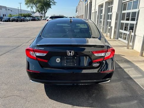 Used 2019 Honda Accord Touring image 5