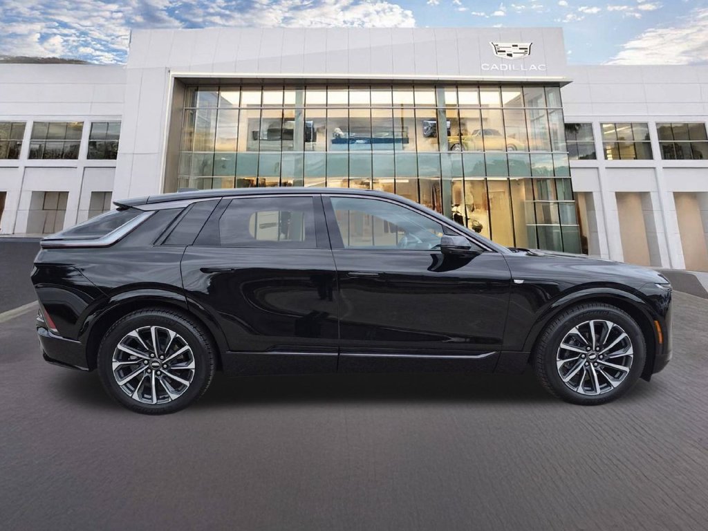 Certified 2024 Cadillac Lyriq Sport AWD/4WD image 4