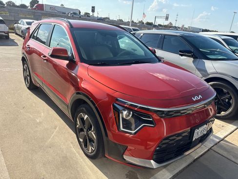 Used 2023 Kia Niro Wind w/ Wind Preserve Package FWD image 6