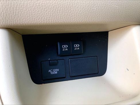 Used 2019 Toyota Highlander XLE FWD image 29