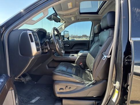 Used 2018 GMC Sierra 2500 Denali w/ Duramax Plus Package image 16