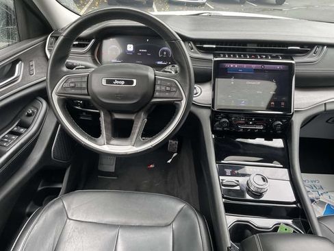 Used 2021 Jeep Grand Cherokee L Limited AWD/4WD image 16
