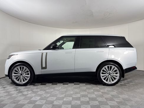 New 2026 Land Rover Range Rover SE image 2