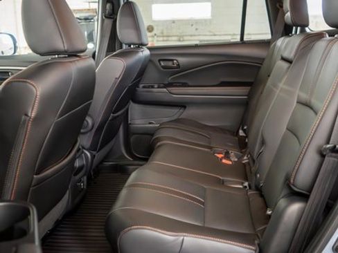 Used 2023 Honda Passport TrailSport image 12