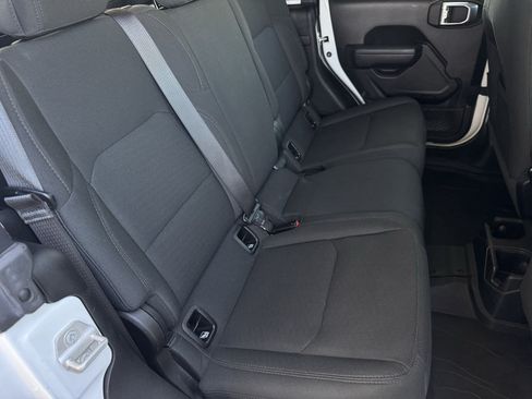 Used 2022 Jeep Gladiator Sport AWD/4WD image 21