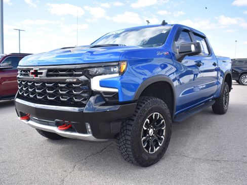 Used 2023 Chevrolet Silverado 1500 ZR2 image 5