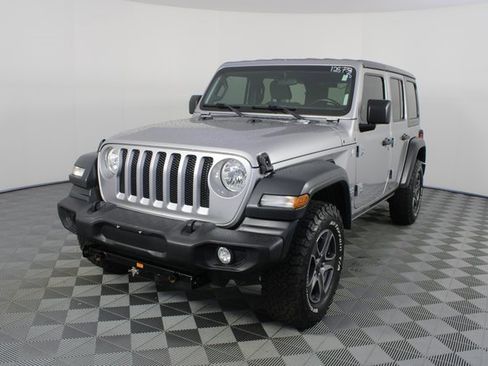 Used 2018 Jeep Wrangler Unlimited Sport S image 19