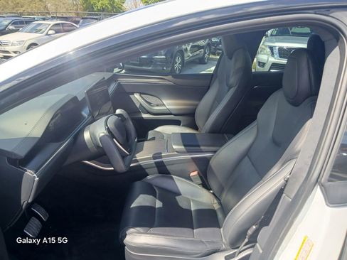 Used 2022 Tesla Model X Plaid image 13