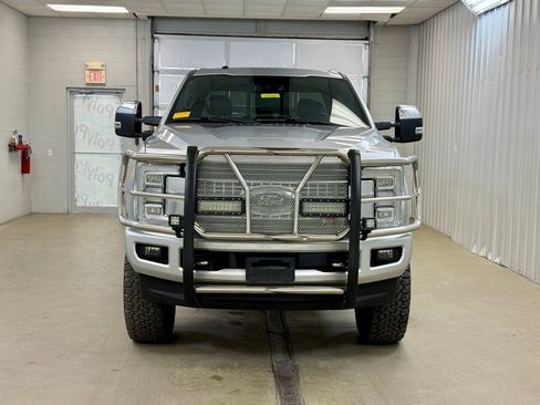 Used 2017 Ford F250 Platinum w/ Platinum Ultimate Package image 2
