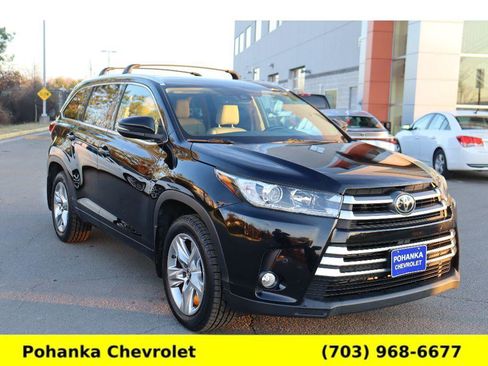 Used 2017 Toyota Highlander Limited image 1