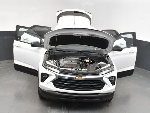 Used 2025 Chevrolet TrailBlazer LS w/ LS Convenience Package FWD image 53