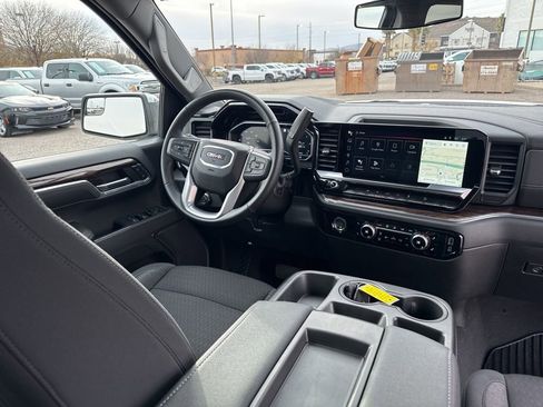 Used 2023 GMC Sierra 1500 SLE w/ X31 Off-Road Package image 23
