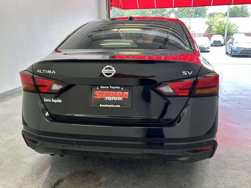 Used 2022 Nissan Altima 2.5 SV FWD image 4