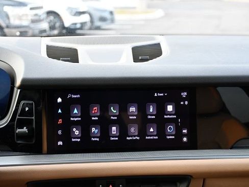 Used 2025 Porsche Cayenne image 25