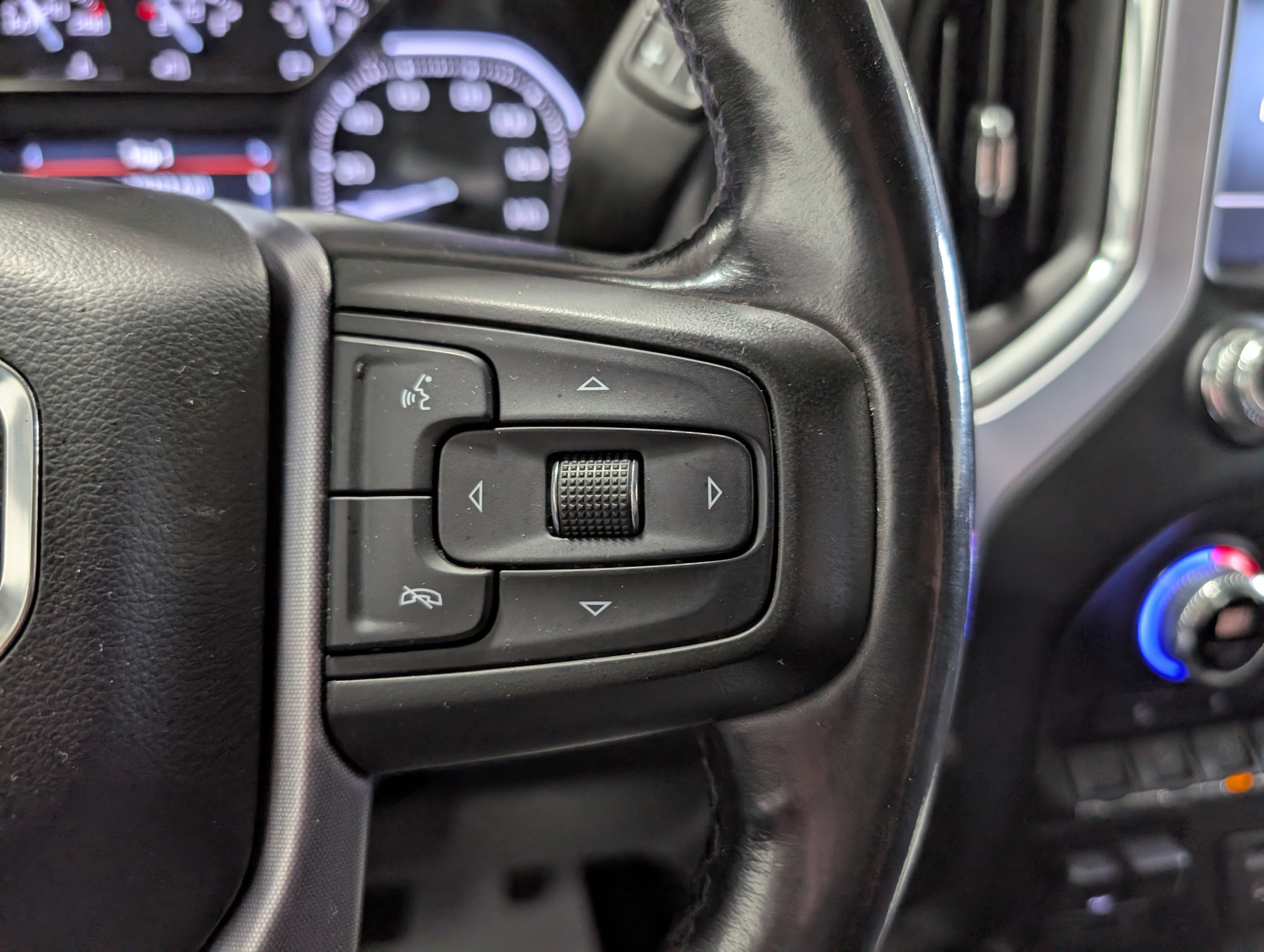 Used 2019 GMC Sierra 1500 SLT w/ X31 Off-Road Package AWD/4WD image 22