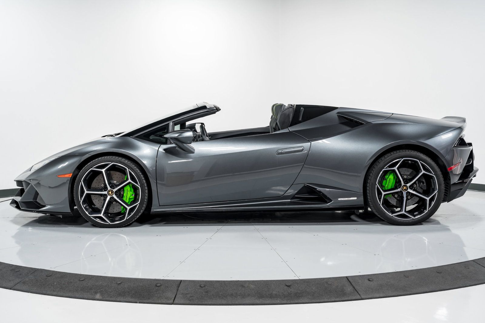 Used 2020 Lamborghini Huracan EVO AWD/4WD image 6