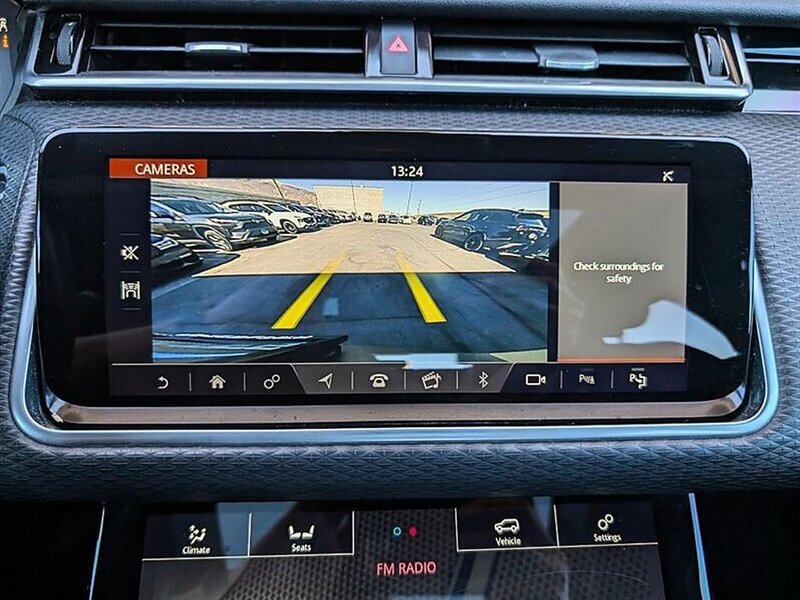 Used 2019 Land Rover Range Rover Velar R-Dynamic SE AWD/4WD image 24