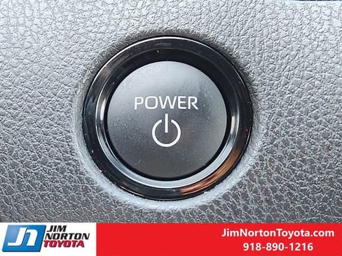 Used 2025 Toyota Camry SE image 24