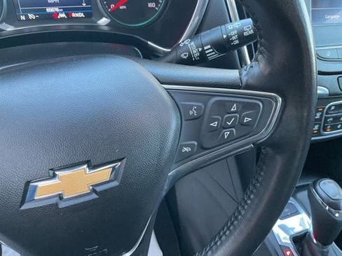 Used 2020 Chevrolet Equinox LT w/ Driver Convenience Package image 16