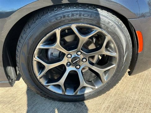 Used 2018 Chrysler 300 S w/ 300S Premium Group image 20