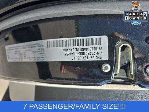 Used 2023 Chrysler Pacifica Touring-L FWD image 25