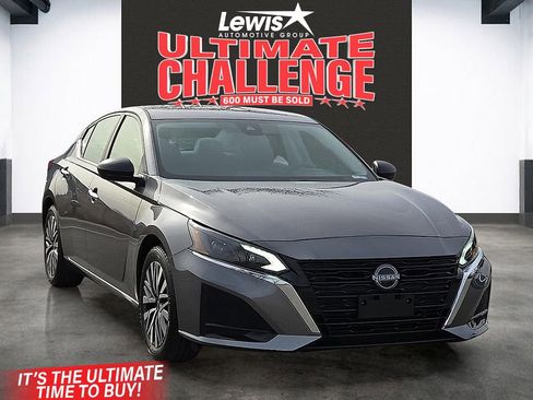 Used 2024 Nissan Altima 2.5 SV image 6