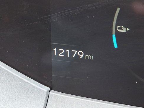 Used 2024 Toyota Prius Prime SE image 19