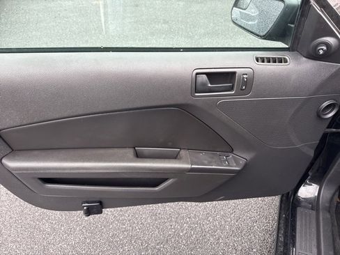 Used 2014 Ford Mustang GT image 13