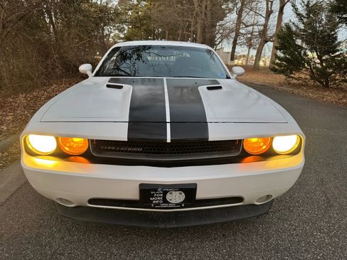 Used 2011 Dodge Challenger image 11