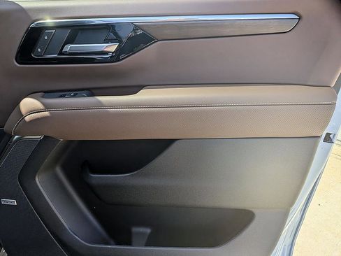 New 2026 Chevrolet Suburban High Country AWD/4WD image 34