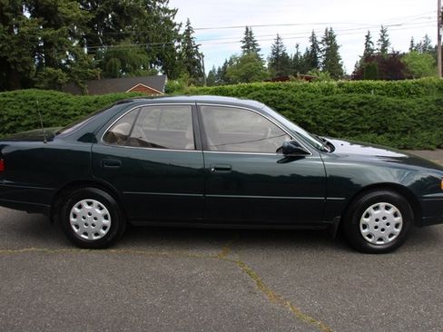 Used 1995 Toyota Camry LE FWD image 11
