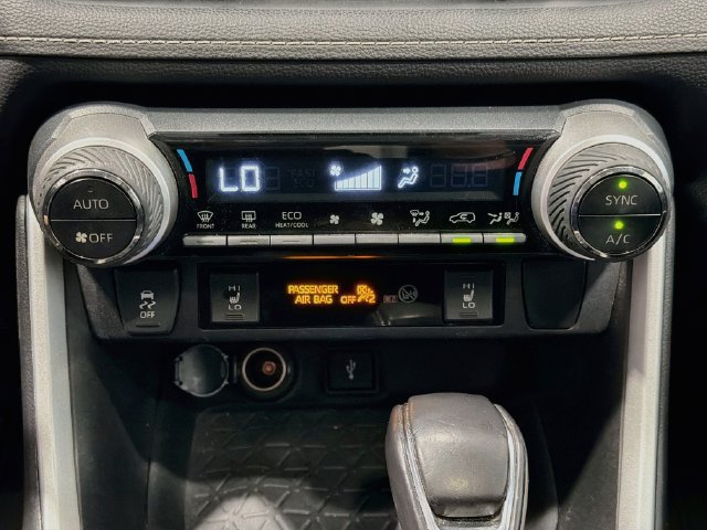 Used 2021 Toyota RAV4 XLE Premium AWD/4WD image 14