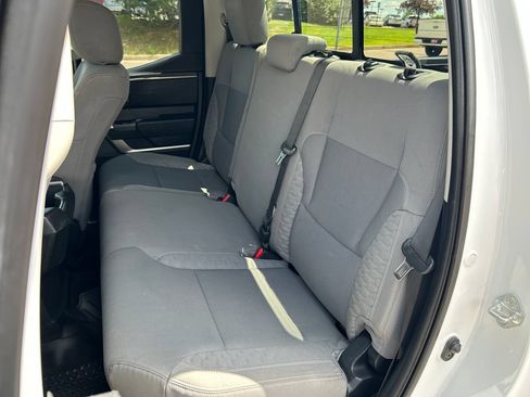 Used 2022 Toyota Tundra SR5 w/ SR5 Convenience Package AWD/4WD image 16