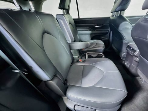 Certified 2025 Toyota Grand Highlander AWD image 24