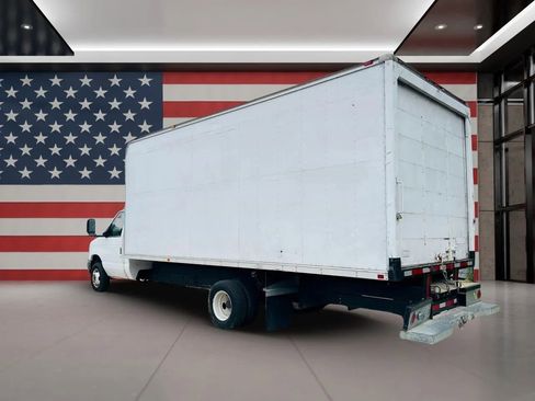 Used 2011 Ford E-450 and Econoline 450 Super Duty RWD image 6