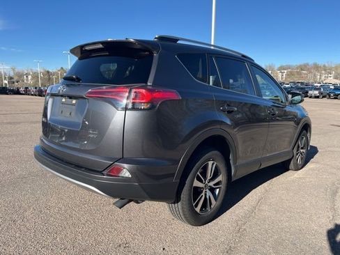 Used 2018 Toyota RAV4 XLE image 6