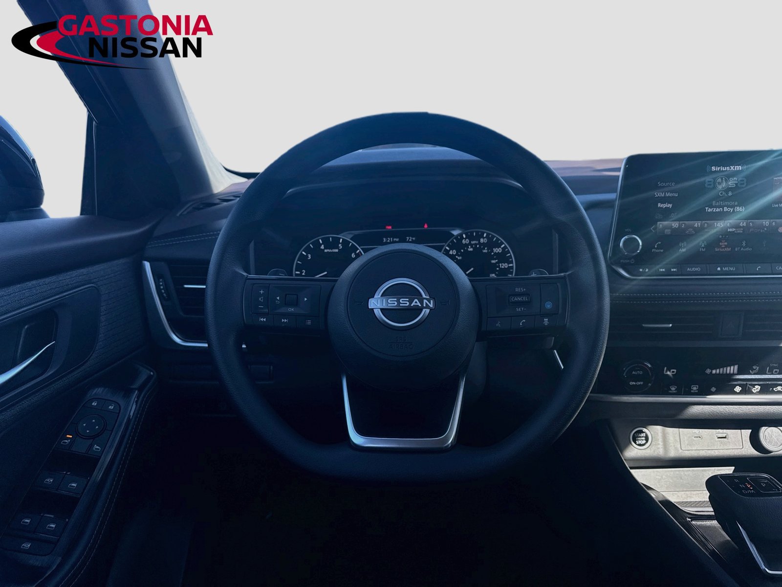 Used 2023 Nissan Rogue SV AWD/4WD image 29