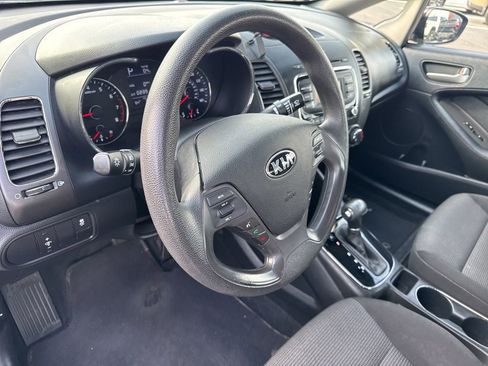 Used 2017 Kia Forte LX image 21