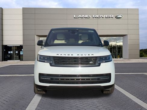 Used 2023 Land Rover Range Rover SE image 2
