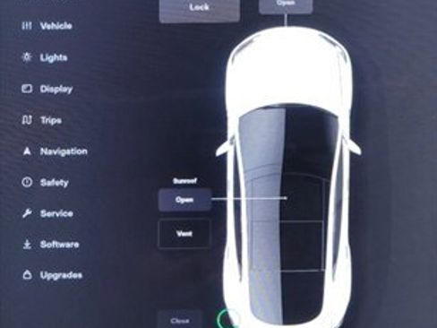 Used 2016 Tesla Model S image 17