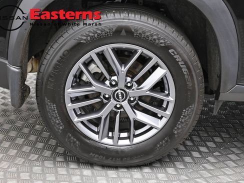 Used 2023 Nissan Rogue S AWD/4WD image 26