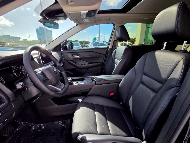 Used 2026 Nissan Rogue Dark Armor FWD image 18