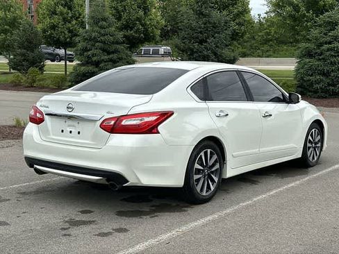 Used 2016 Nissan Altima 2.5 SL w/ 2.5 Technology Package FWD image 34