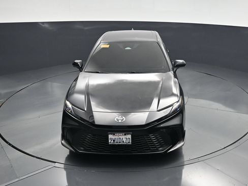 Used 2026 Toyota Camry SE FWD image 38