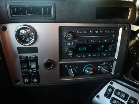 Used 2004 HUMMER H1 4-Door Wagon image 24