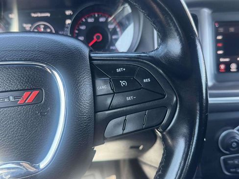 Used 2019 Dodge Charger SXT w/ Blacktop Package RWD image 27