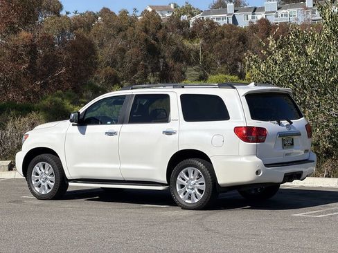 Used 2016 Toyota Sequoia Platinum AWD/4WD image 4