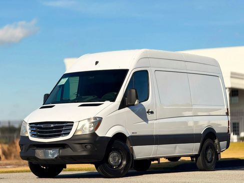 Used 2014 Freightliner Sprinter 2500 image 1