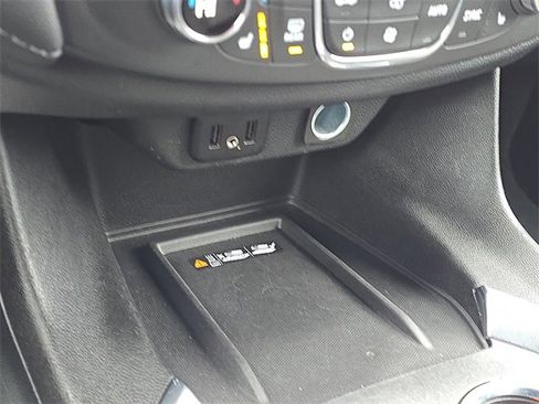 Used 2023 Chevrolet Traverse LT w/ LPO, Floor Liner Package image 17