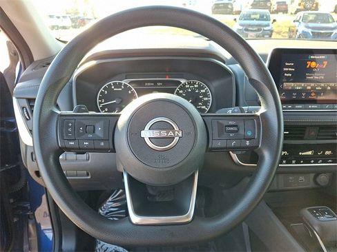 Used 2023 Nissan Rogue SV image 15